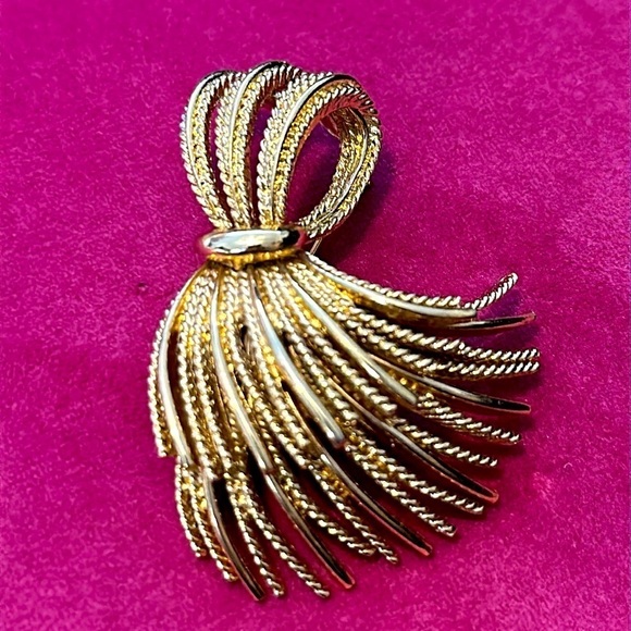 Vintage Monet Brooch Gold Tone Large Statement Abstract Wheat Motif 0559 P - Picture 1 of 9